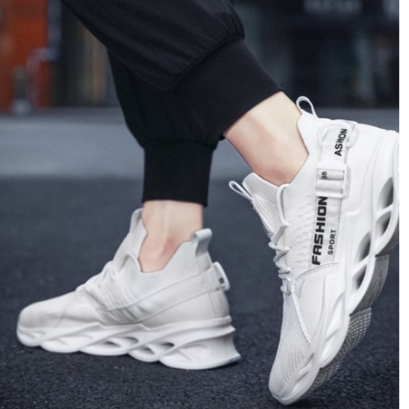 Men's Fashion Sneakers - Casual/ Running Blades /Training Sneakers Size 9 - Picture 1 of 16